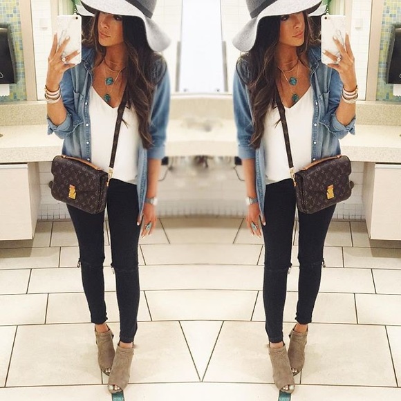 Vince Camuto heeled booties - Picture 6 of 6